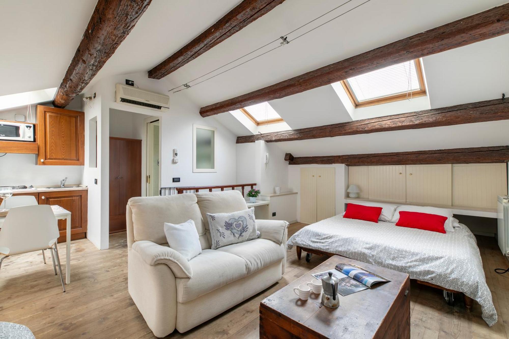 Nice Lovely Attic For 4 Person With Wifi - A/C Venice Ngoại thất bức ảnh