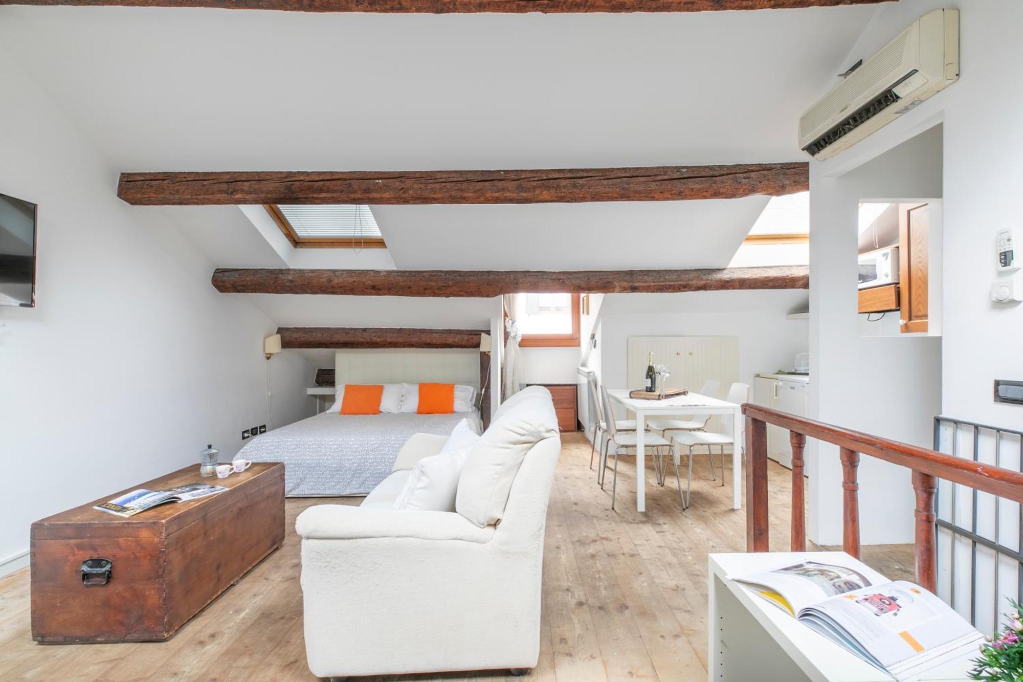 Nice Lovely Attic For 4 Person With Wifi - A/C Venice Ngoại thất bức ảnh