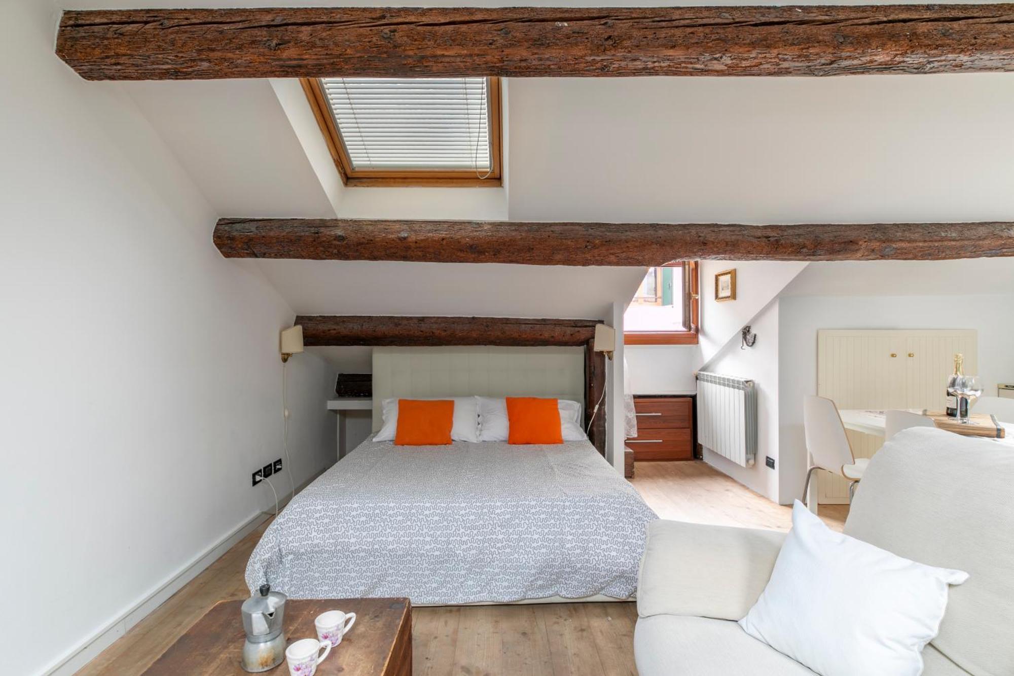 Nice Lovely Attic For 4 Person With Wifi - A/C Venice Ngoại thất bức ảnh
