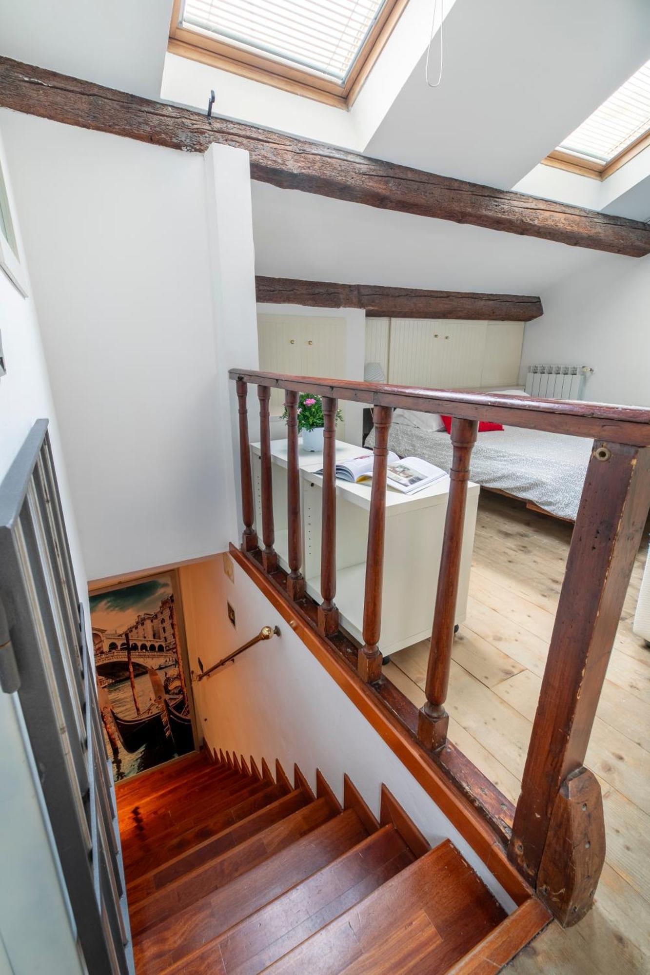 Nice Lovely Attic For 4 Person With Wifi - A/C Venice Ngoại thất bức ảnh