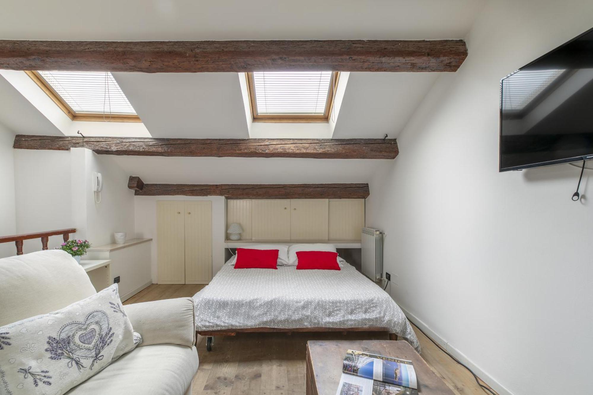 Nice Lovely Attic For 4 Person With Wifi - A/C Venice Ngoại thất bức ảnh