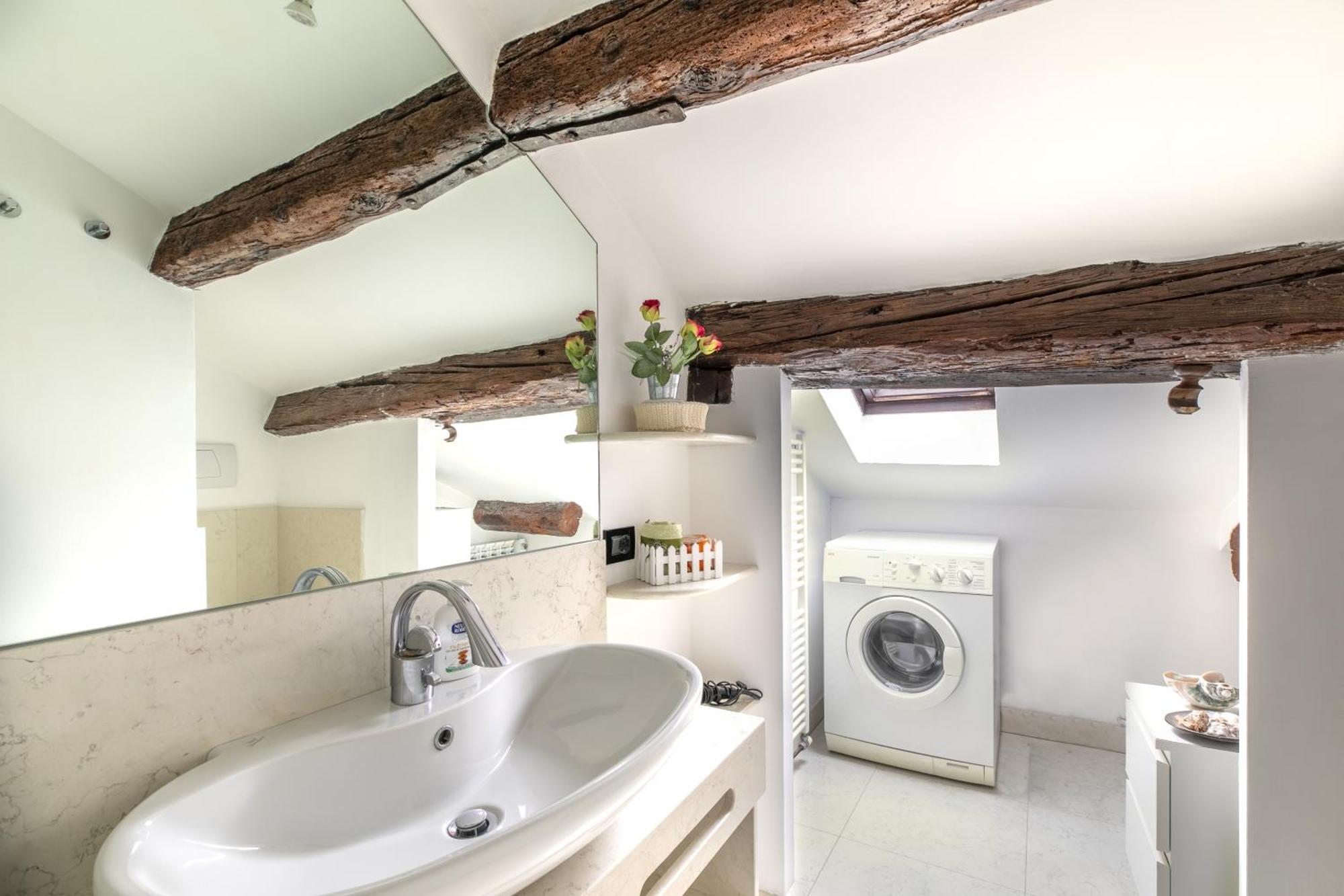 Nice Lovely Attic For 4 Person With Wifi - A/C Venice Ngoại thất bức ảnh