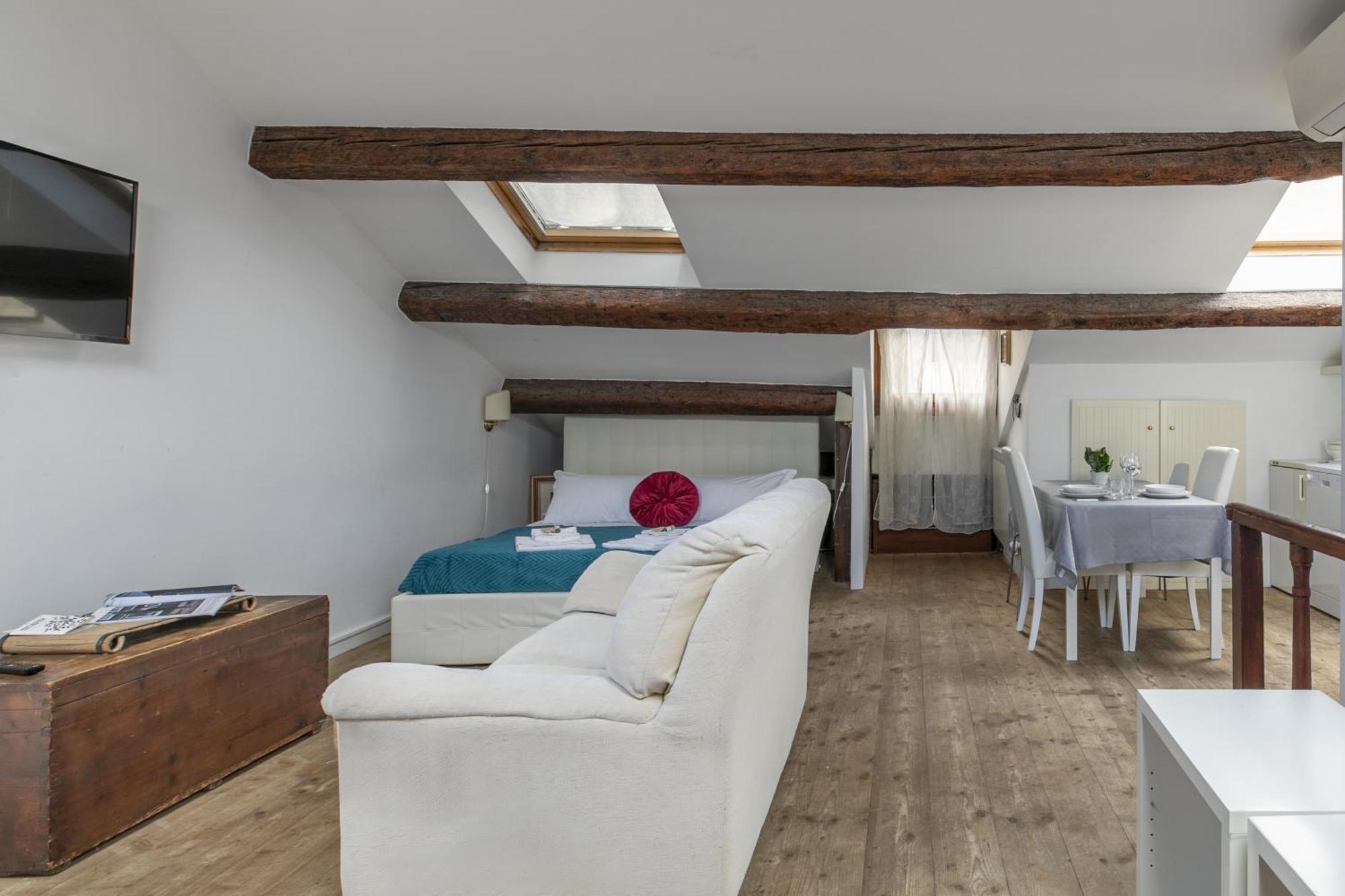 Nice Lovely Attic For 4 Person With Wifi - A/C Venice Ngoại thất bức ảnh