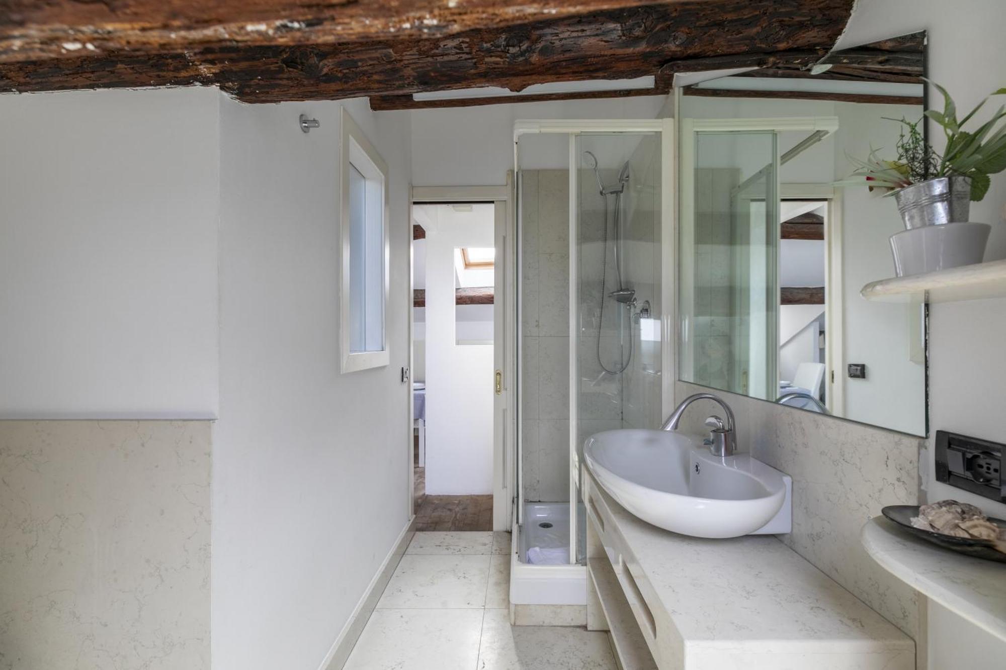 Nice Lovely Attic For 4 Person With Wifi - A/C Venice Ngoại thất bức ảnh