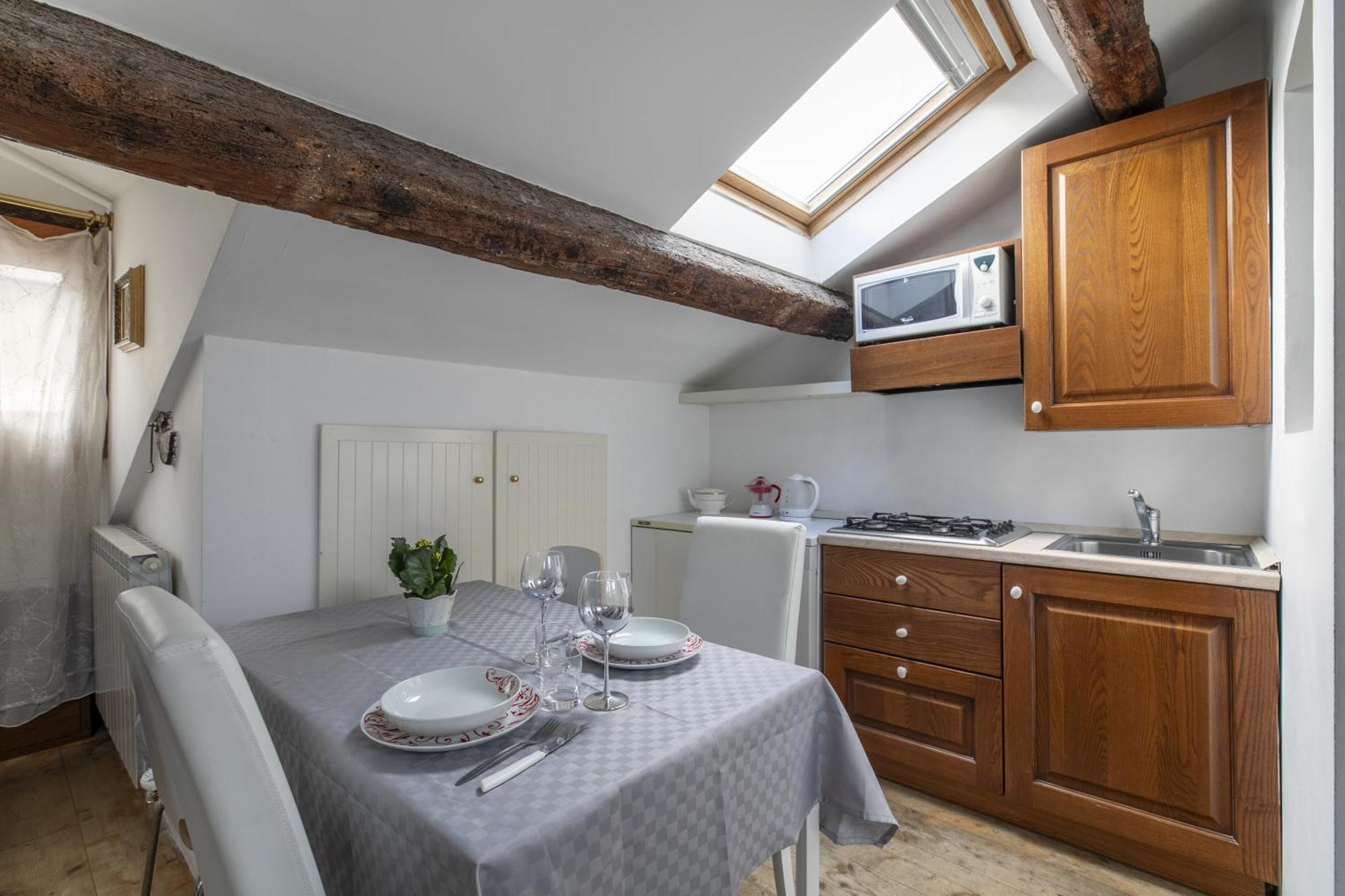 Nice Lovely Attic For 4 Person With Wifi - A/C Venice Ngoại thất bức ảnh
