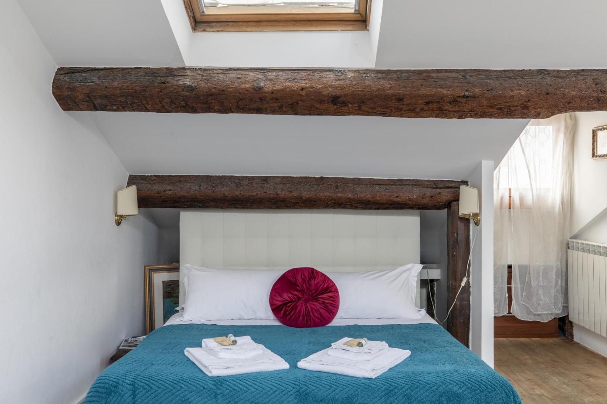 Nice Lovely Attic For 4 Person With Wifi - A/C Venice Ngoại thất bức ảnh
