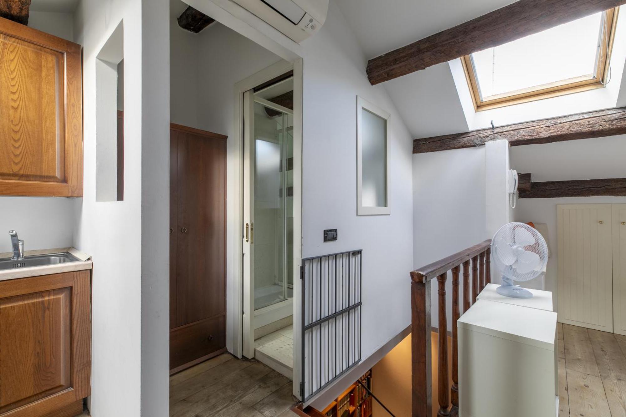 Nice Lovely Attic For 4 Person With Wifi - A/C Venice Ngoại thất bức ảnh