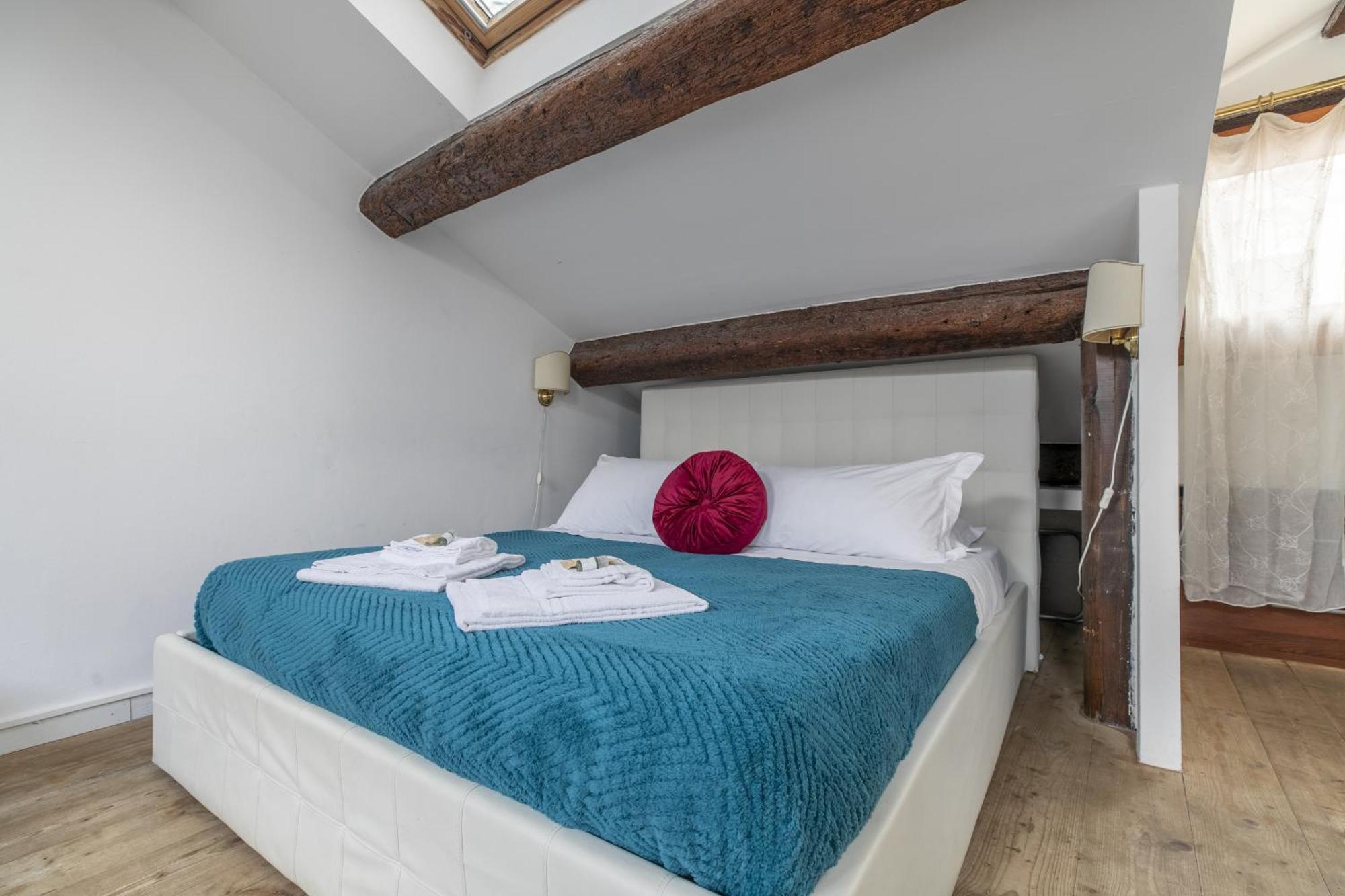 Nice Lovely Attic For 4 Person With Wifi - A/C Venice Ngoại thất bức ảnh