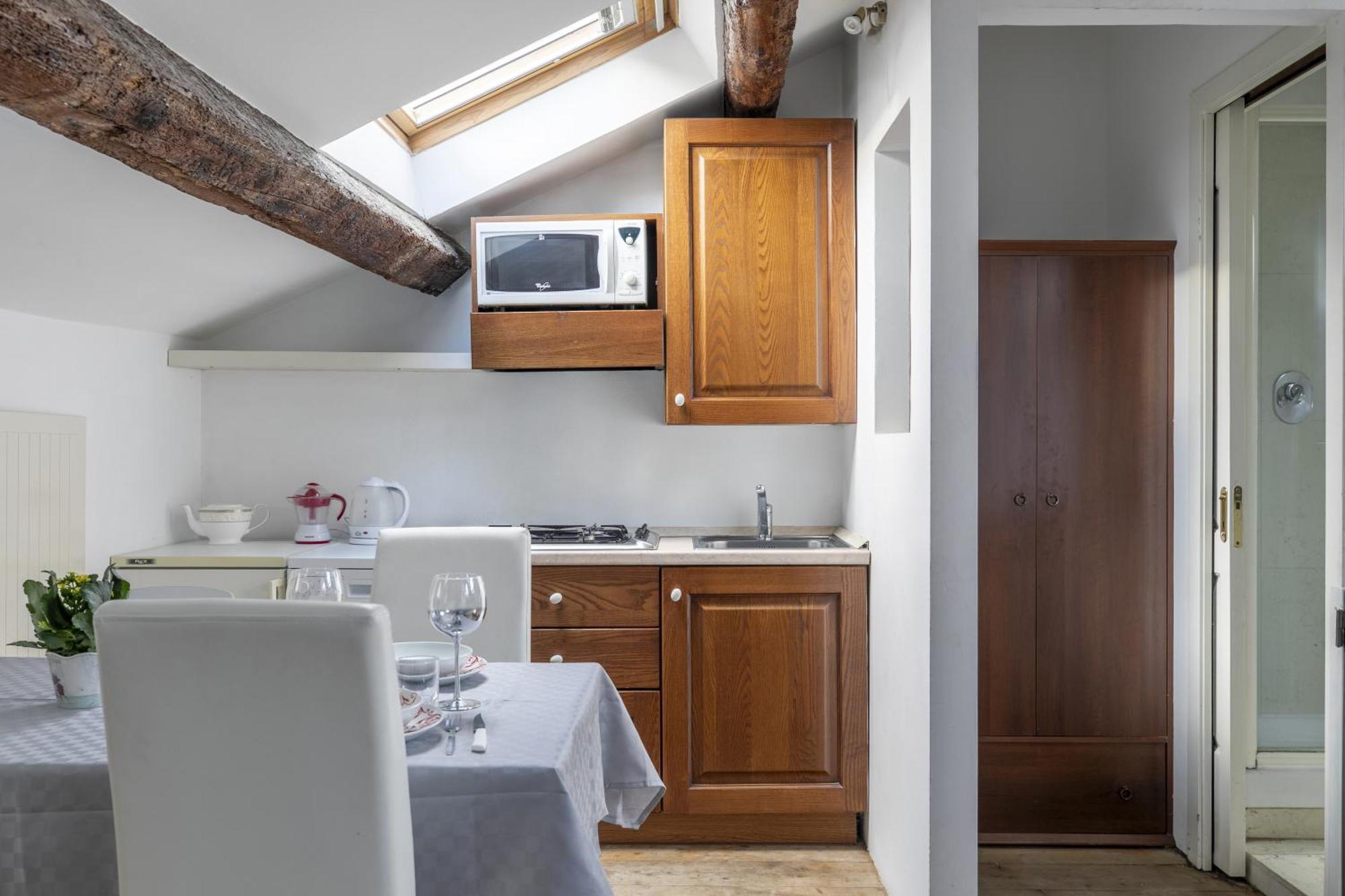 Nice Lovely Attic For 4 Person With Wifi - A/C Venice Ngoại thất bức ảnh