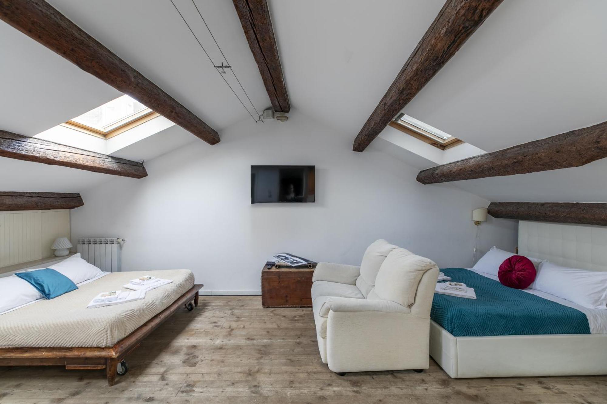 Nice Lovely Attic For 4 Person With Wifi - A/C Venice Ngoại thất bức ảnh