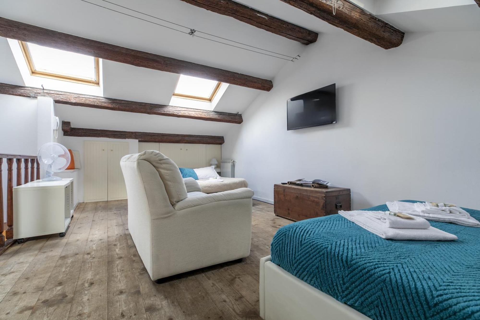 Nice Lovely Attic For 4 Person With Wifi - A/C Venice Ngoại thất bức ảnh
